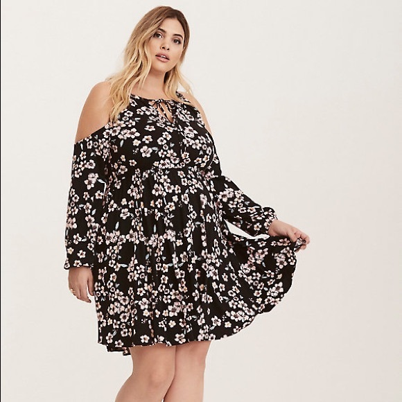 torrid Dresses & Skirts - 🔥TORRID floral COLD SHOULDER DRESS